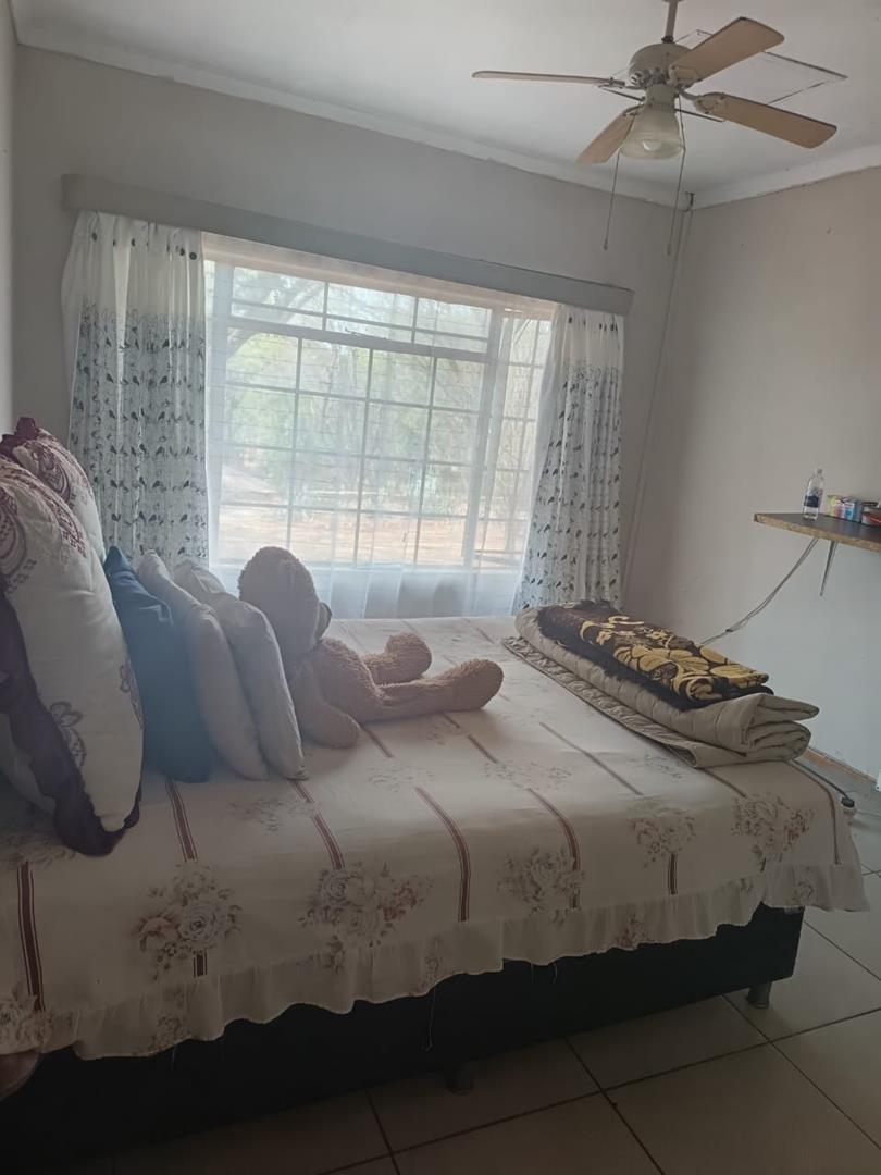 To Let 4 Bedroom Property for Rent in Elandsrand North West